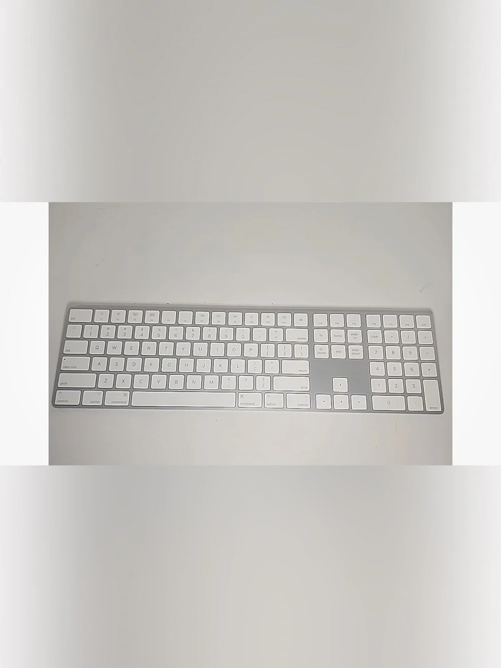 Apple Wireless Keyboard - Silver and White
